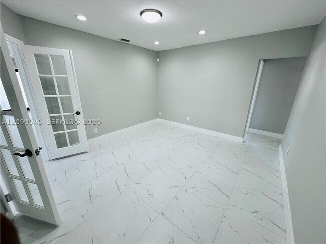 Building Photo - 201 SW 40th Ave