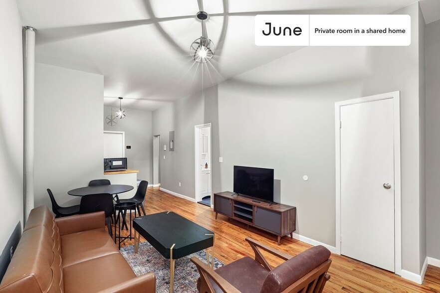 Building Photo - Room in Shared 4 bed/2 bath home in Williamsburg