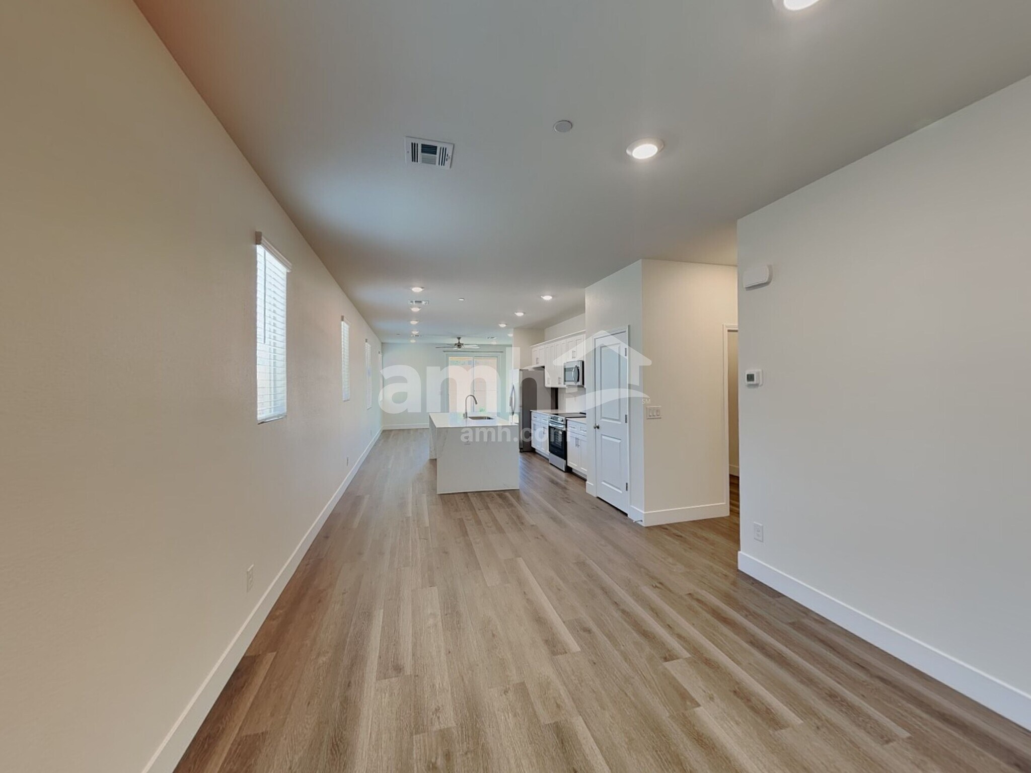 Building Photo - 870 English Primrose St