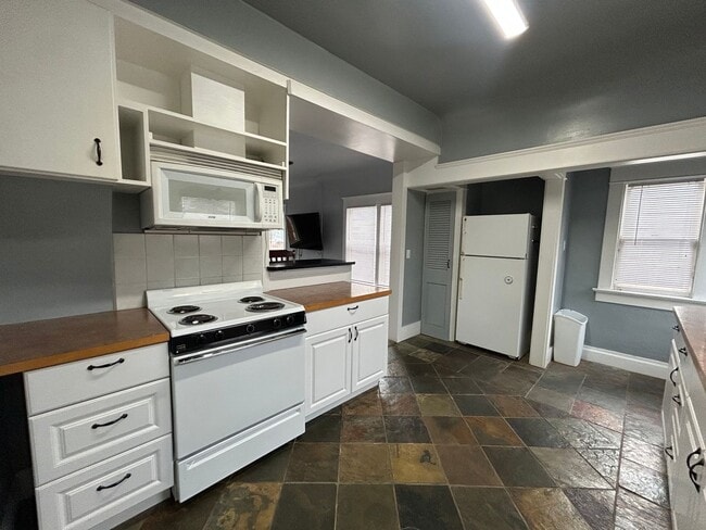 Building Photo - 2 Bedroom Home Near Downtown Ellensburg