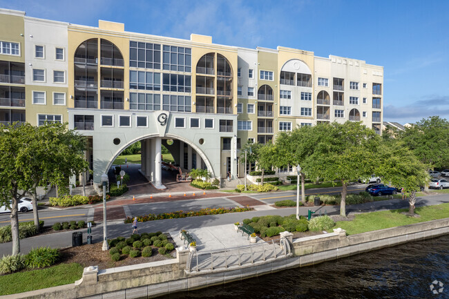 Building Photo - Gateway At Riverwalk