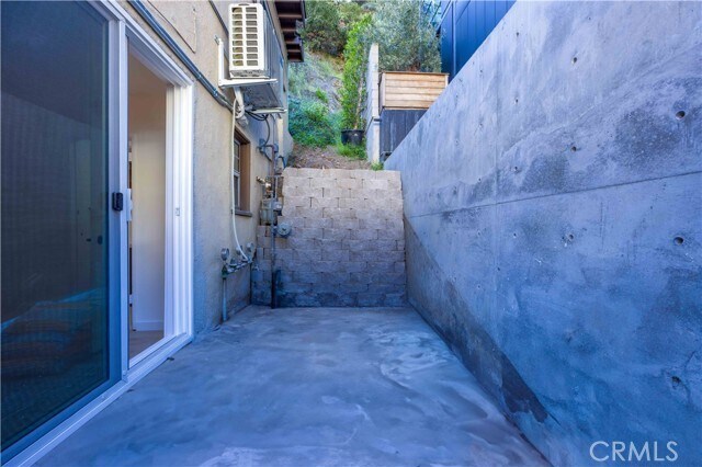 Building Photo - 1303 N Beverly Glen Blvd