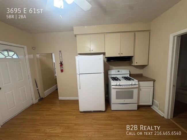 Building Photo - 3695 E 61st-