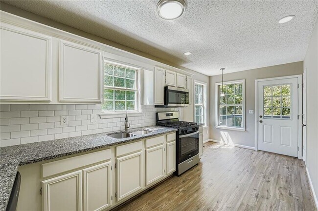 Building Photo - 1233 Waterton Trail