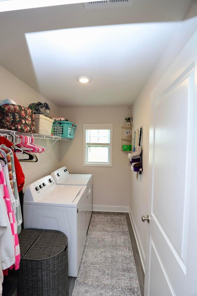 Building Photo - 835 Curlew Cir