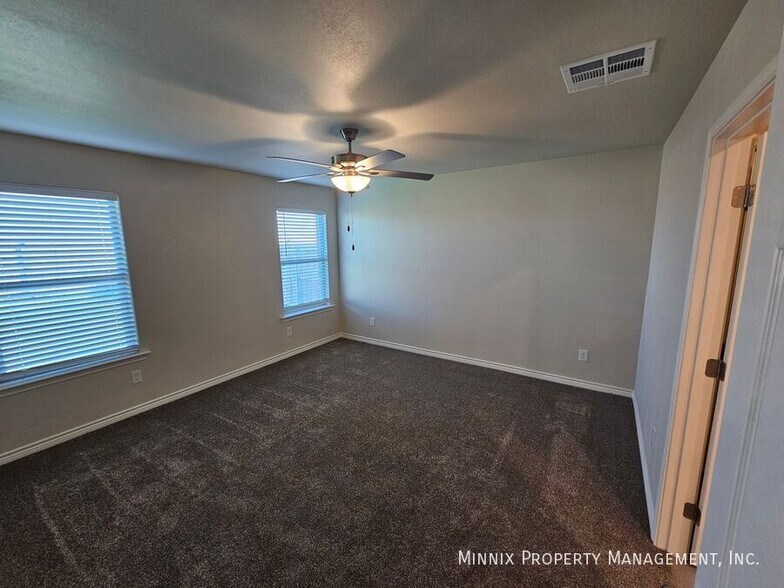 Building Photo - 1309 Bajada St