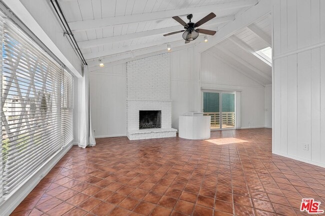 Building Photo - 112 Fleet St