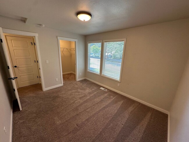 Building Photo - Charming 3 bedroom home in desirable Puyallup
