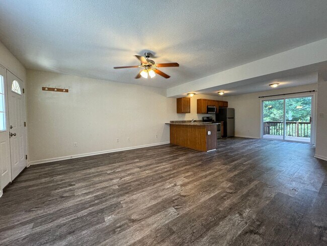 Building Photo - Available June 25, 2026!