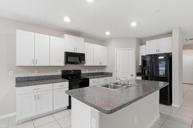 Building Photo - 7023 Samuel Ivy Dr