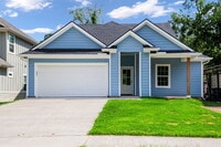 Building Photo - "Charming 3-Bedroom Denison Home with Gran...