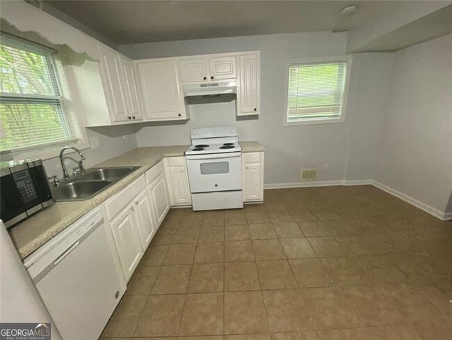 Building Photo - 1232 Creek Forest Ct NW