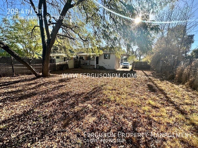 Building Photo - Cute Two Bedroom Duplex in Wheatland