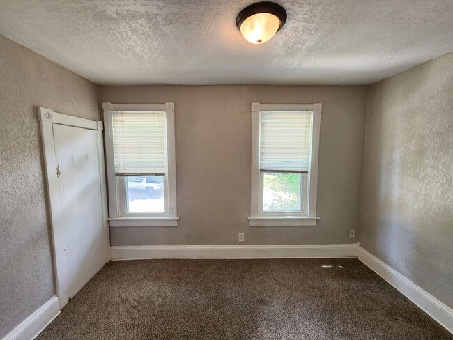 Building Photo - Furnished 3 Bedroom, 1 Bathroom