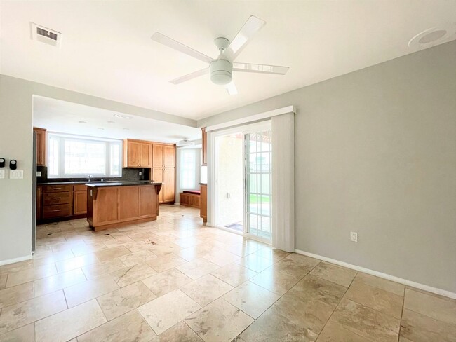 Building Photo - Charming Townhome in Desirable Calavera Hills!