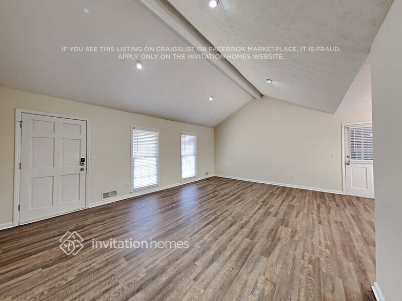 Building Photo - 1379 Hidden Cir