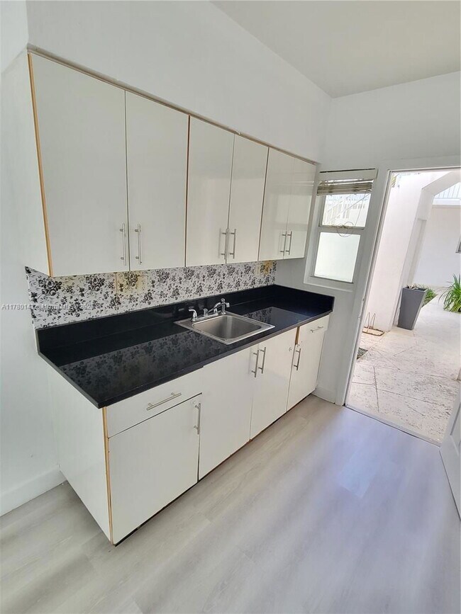 Building Photo - 8080 Tatum Waterway Dr