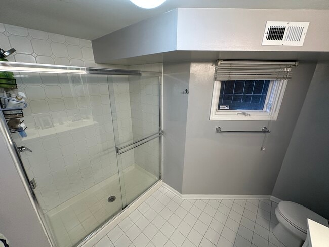 Building Photo - 957 W Montana St