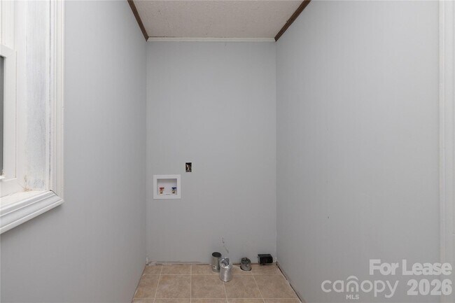 Building Photo - 420 Eastover Ave