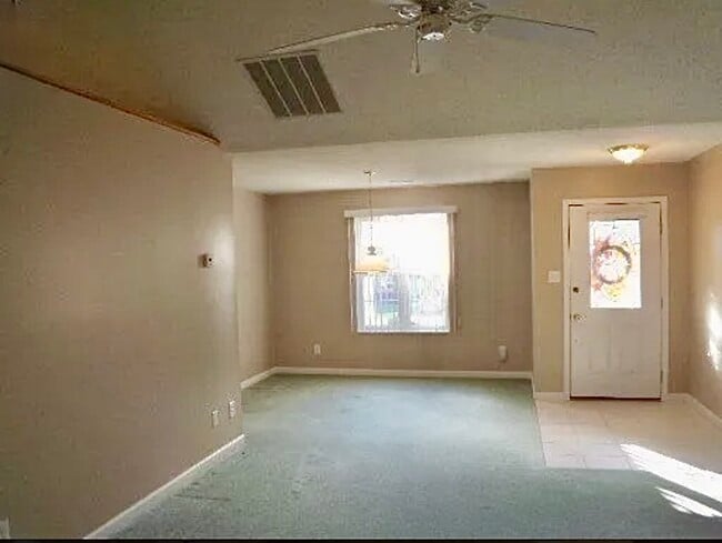 Building Photo - 159 Daleyuhski Way