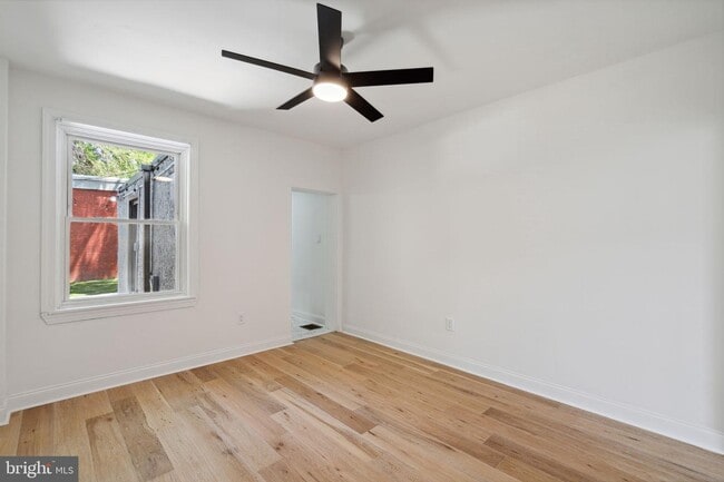 Building Photo - 7 E Oxford St