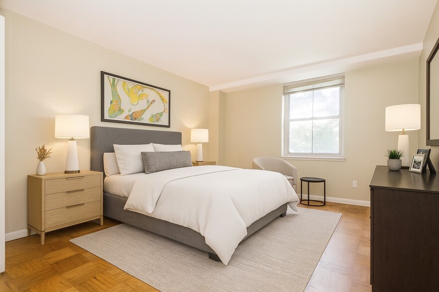 Large Bedrooms - 2030 N Adams St