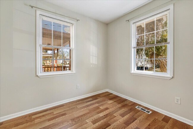 Building Photo - 1709 LeGrand Street