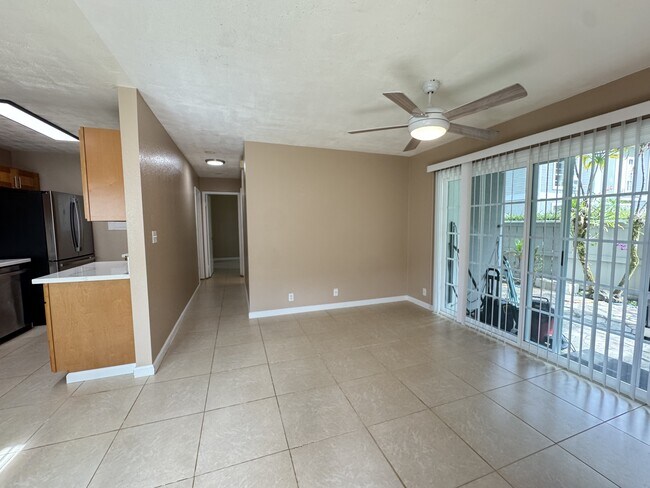 Building Photo - 46-1031-1031 Emepela Wy