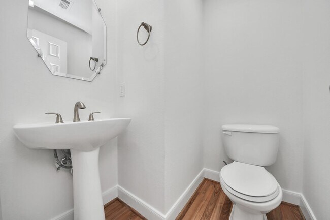 Building Photo - 3001 Murworth Dr