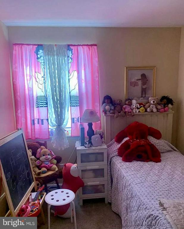 Building Photo - 7631 Algon Ave