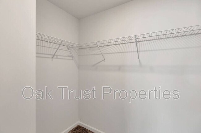 Building Photo - 703 Hilchot Dr