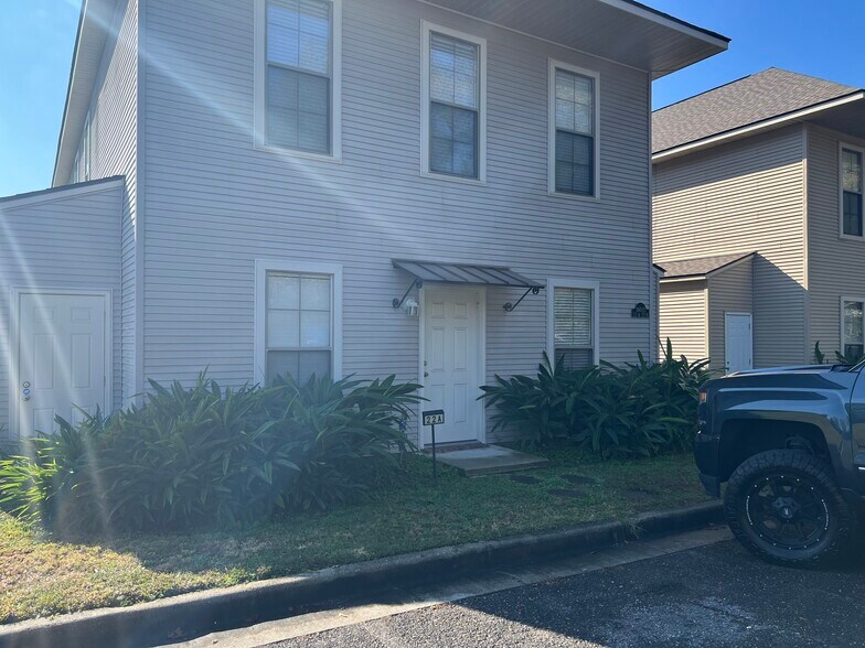 Front Lower Unit - 38035 Post Office Rd