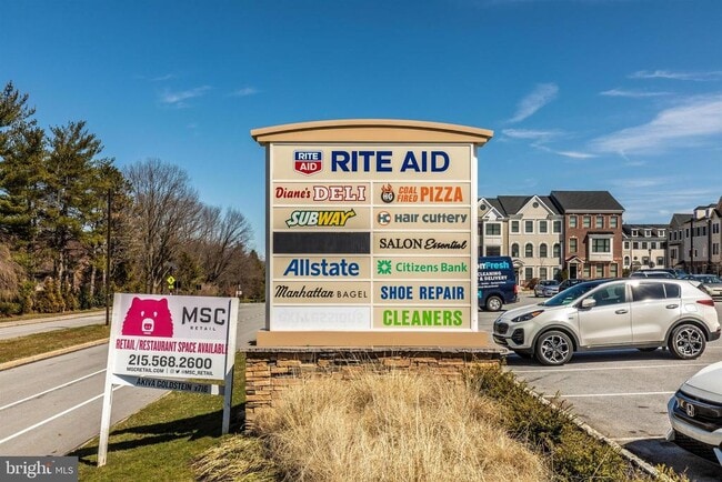 Building Photo - 703 Mountainview Dr