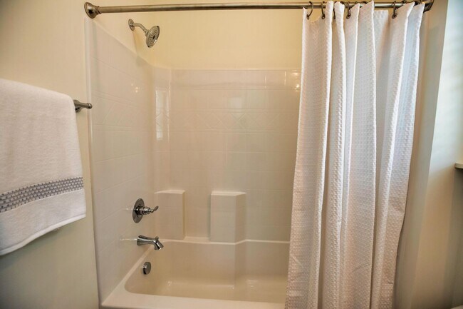 Building Photo - Elevated Rental Home with Community Amenities