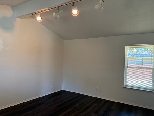 Building Photo - Nice property in Richardson....