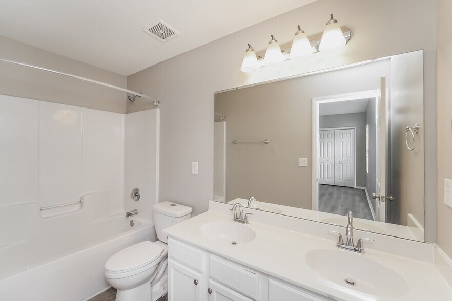 Building Photo - 5221 Valcourt Rd