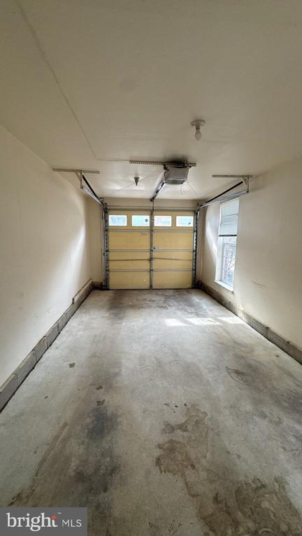 Building Photo - 10715 Symphony Way