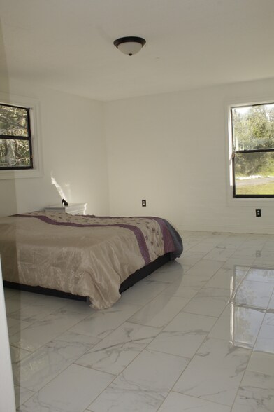 Building Photo - 24301 E Colonial Dr