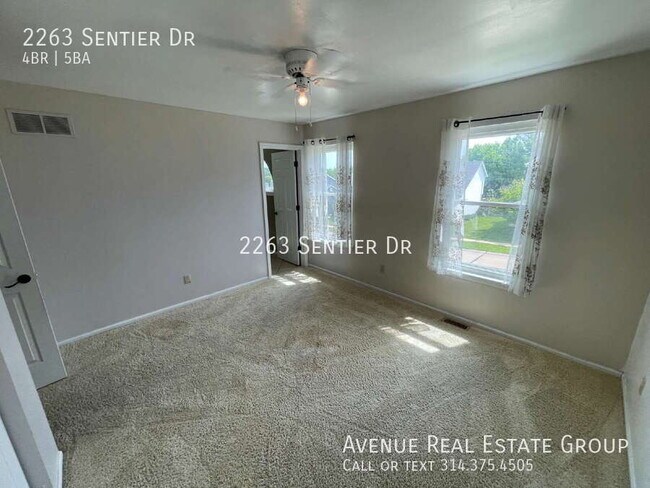 Building Photo - 2263 Sentier Dr