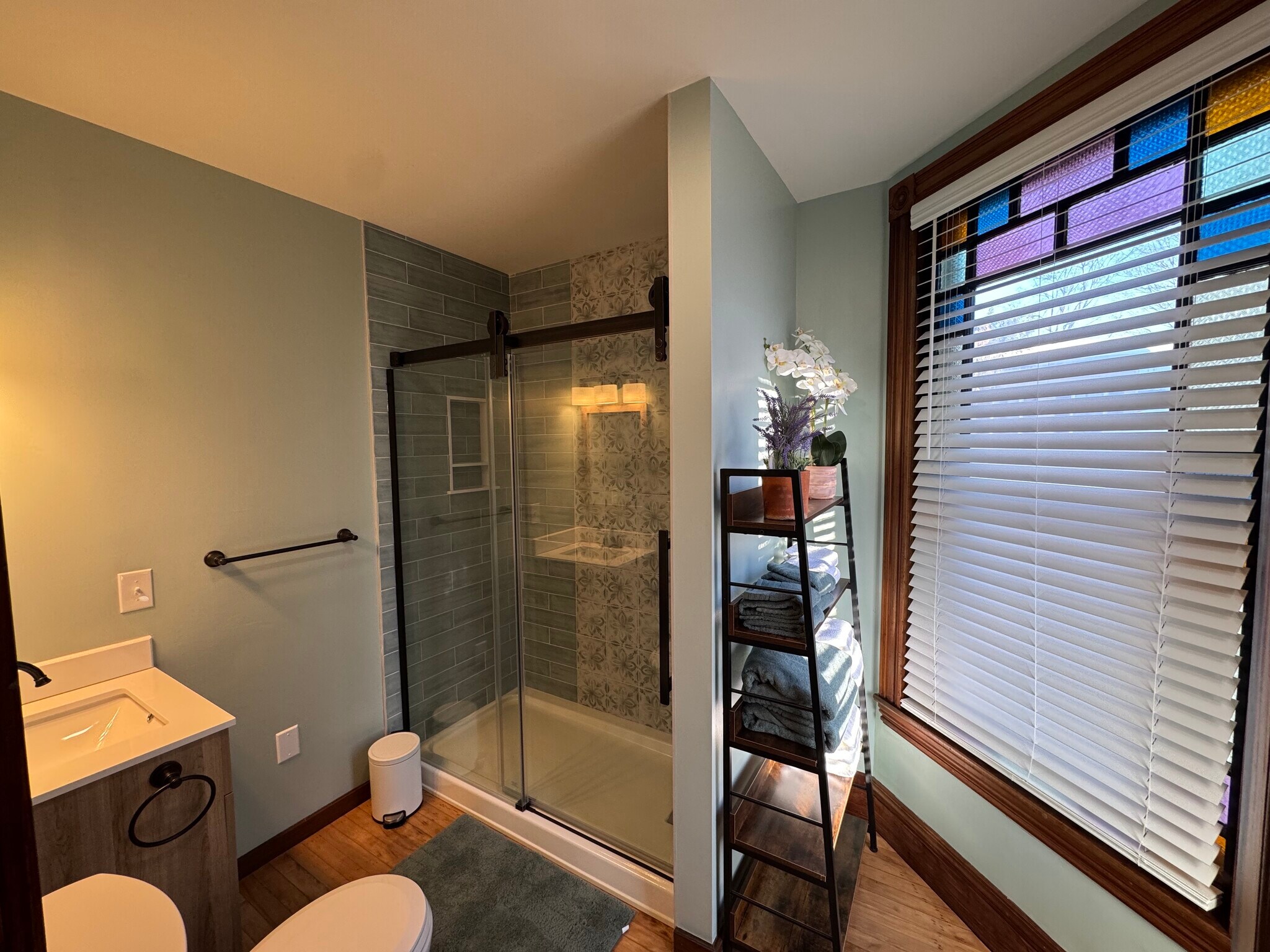 Bathroom - 90 High St