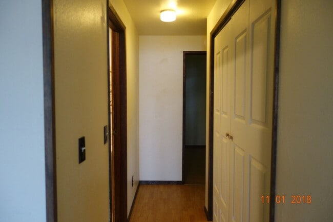 Building Photo - 2 BR 1 BA Beach Cabin