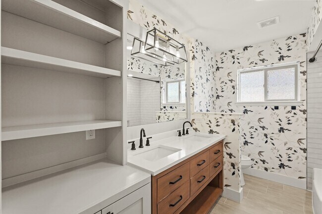 Building Photo - 1707 Imperial Crown Dr