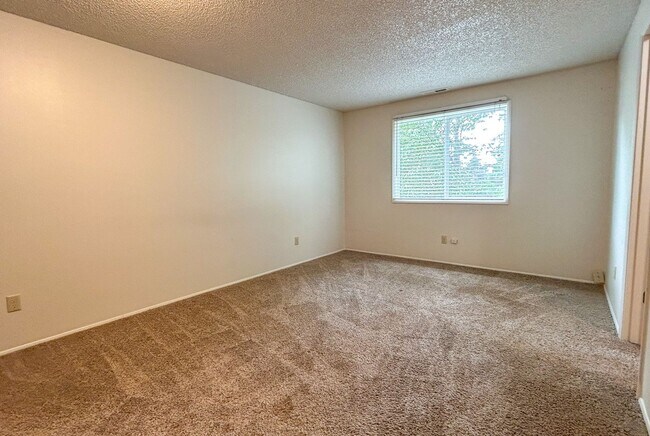 Building Photo - 2197-2203 Nomad Ct SE