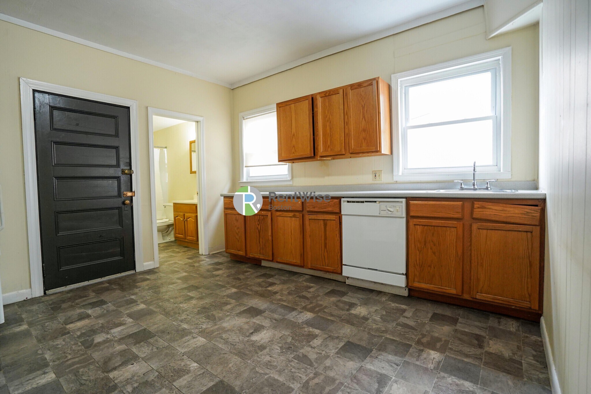 Building Photo - 88 Gardena St