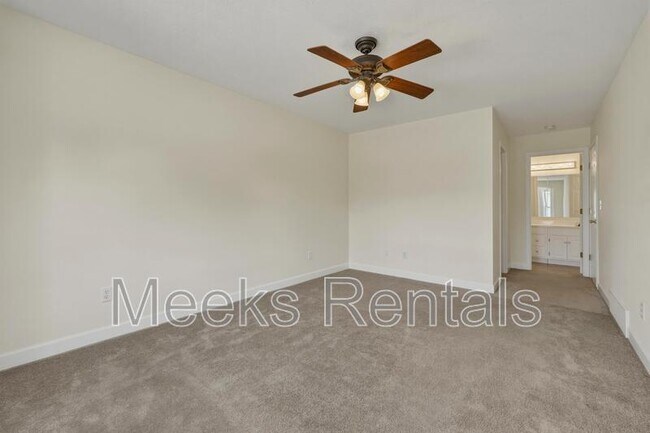 Building Photo - 40 Ariel Dr
