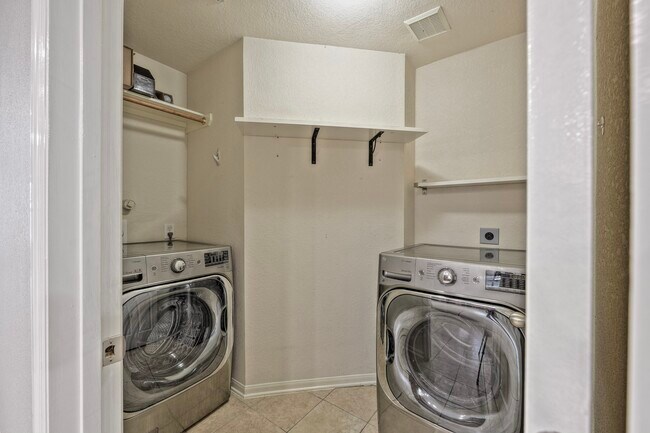 Building Photo - 21110 Machall Manor Ct