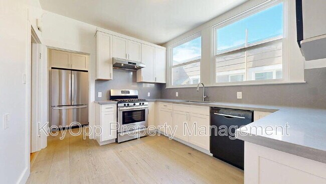 Building Photo - 769 18th Ave