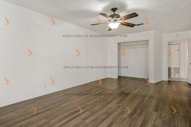 Building Photo - Beautifully Renovated 3-Bed, 1-Bath Home w...