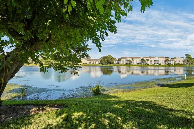 Building Photo - 4045 Crockers Lake Blvd
