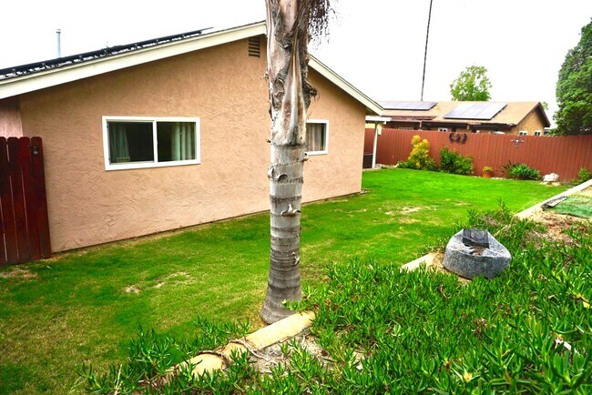 Building Photo - Quaint Four Bed/ Two Bath in Oceanside